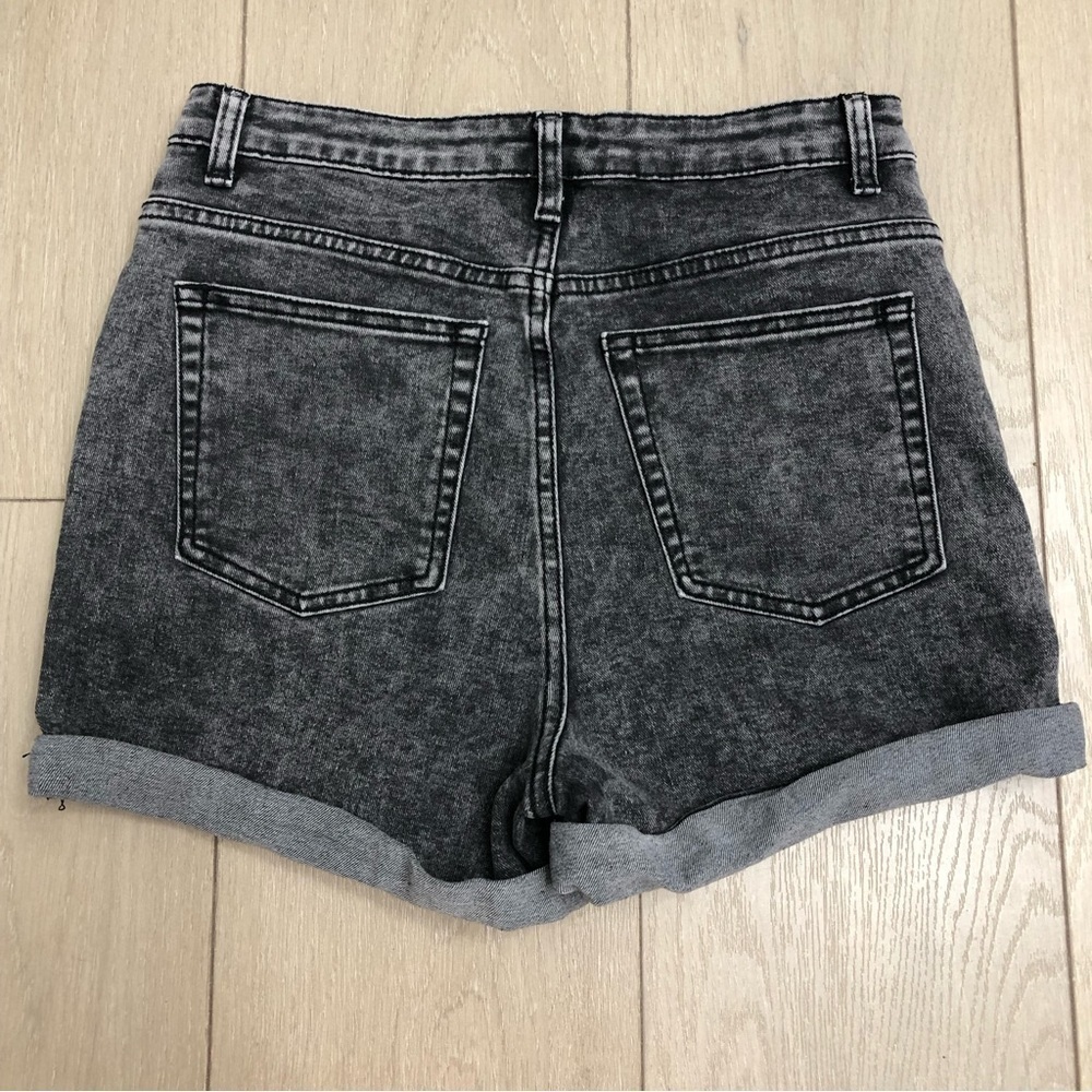 Redial Black Jean Shorts With Button Closure Size EU 38 - Picture 4 of 5